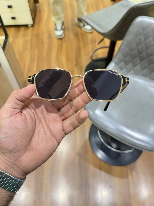 Tomford_9813_gold_black