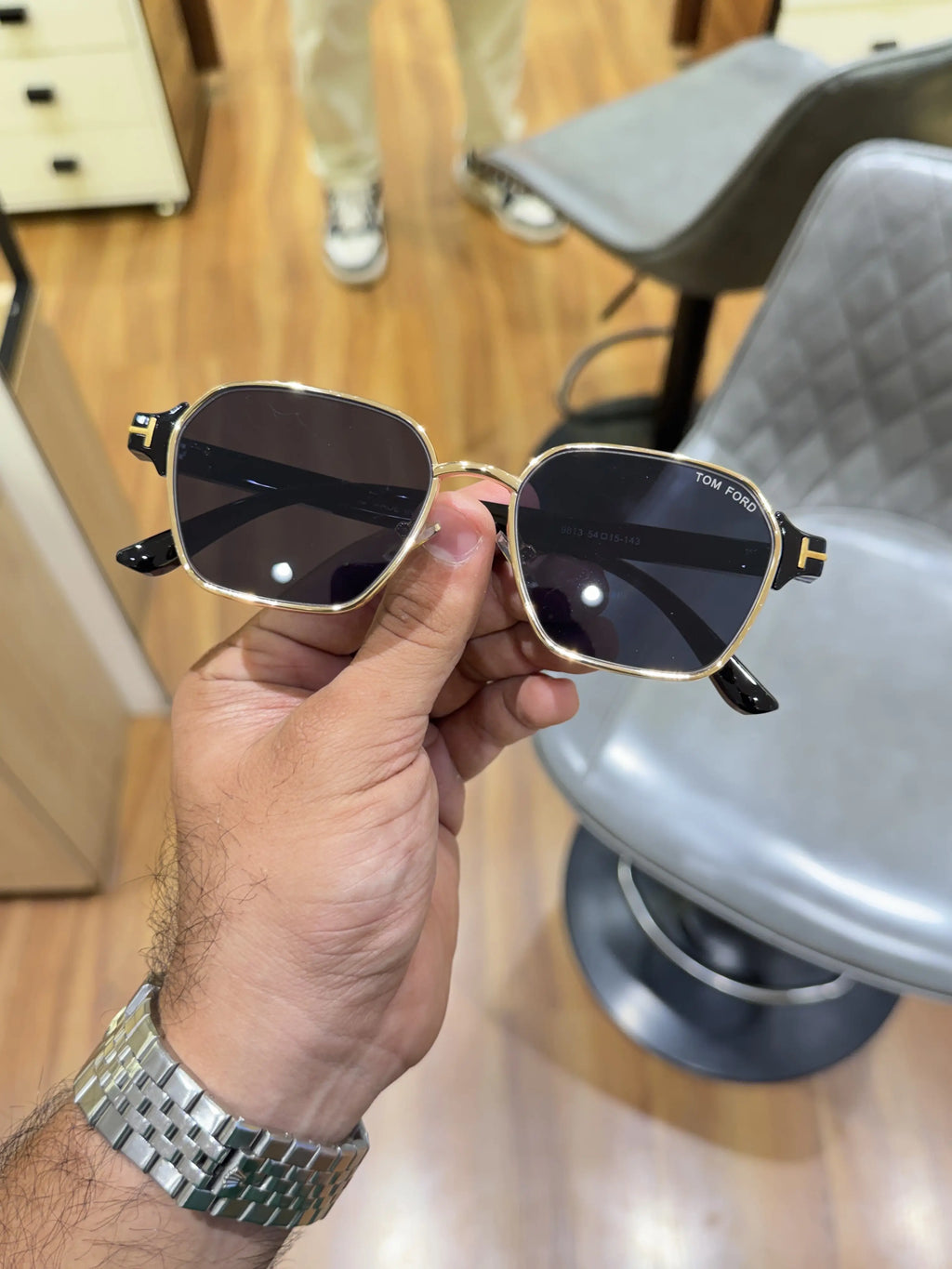 Tomford_9813_gold_black