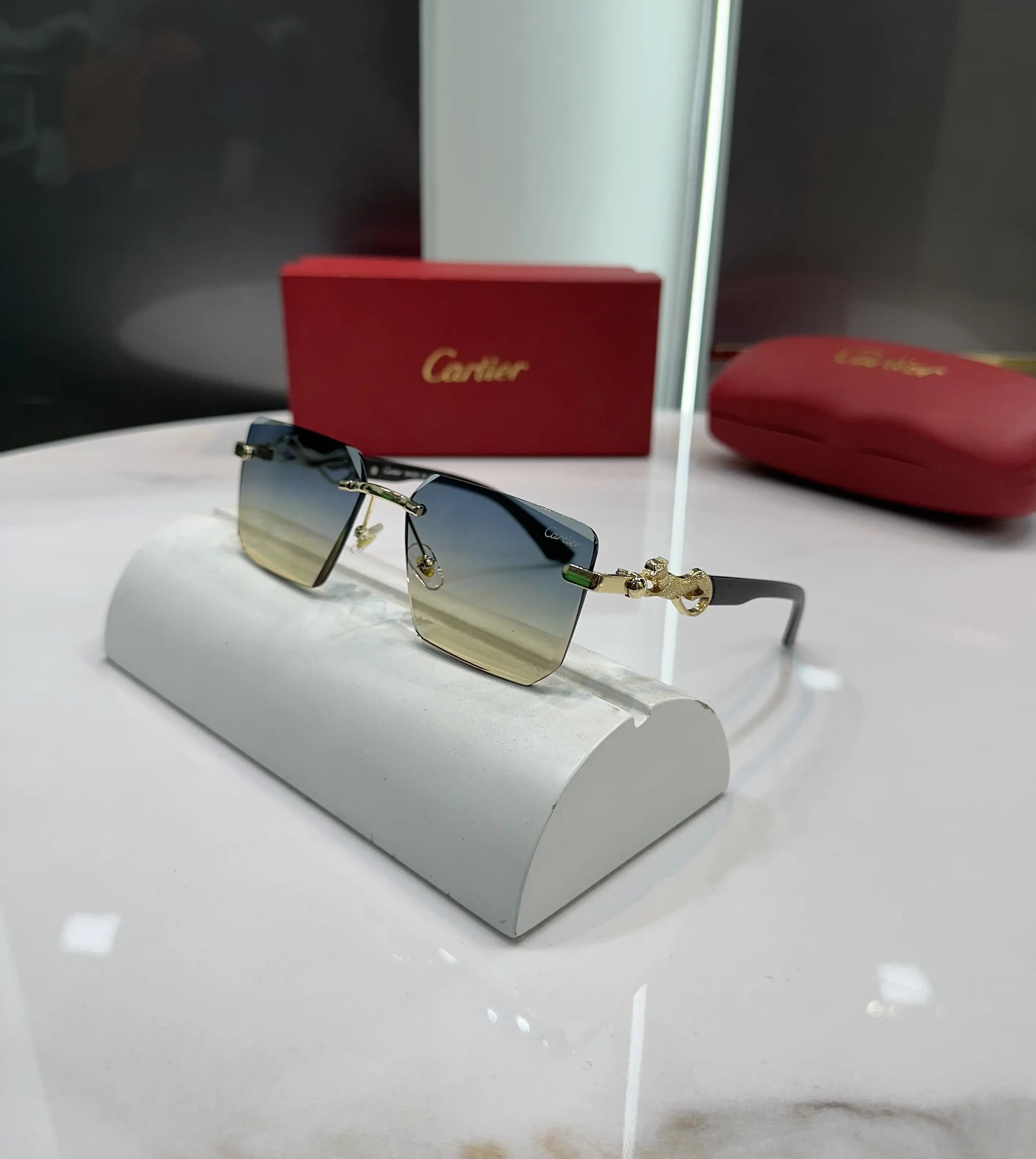 Cartie r Gold Multi Premium Shades 002 Main image