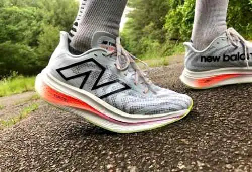 New Balancee Fuelcell Supercomp Trainer V2 WHITE GREY Main image