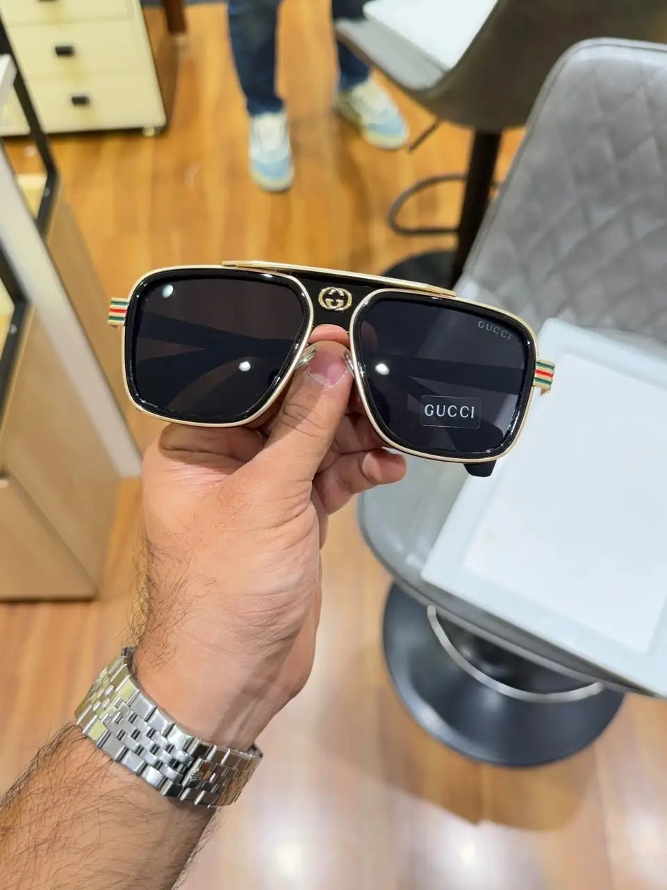 gucci 1295 gold black