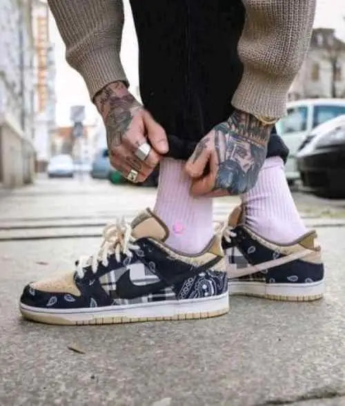 nikee sb dunk low travis scott bandhana