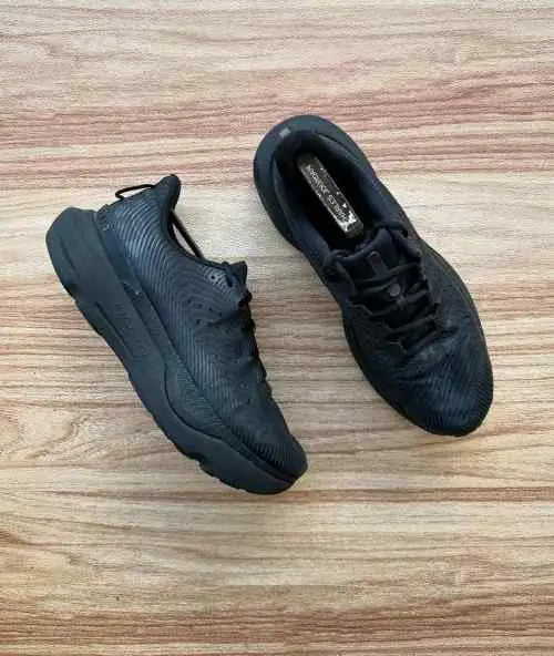 underr armourr Infinite Pro Black
