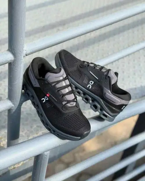 on Cloud stratus 3 - Black