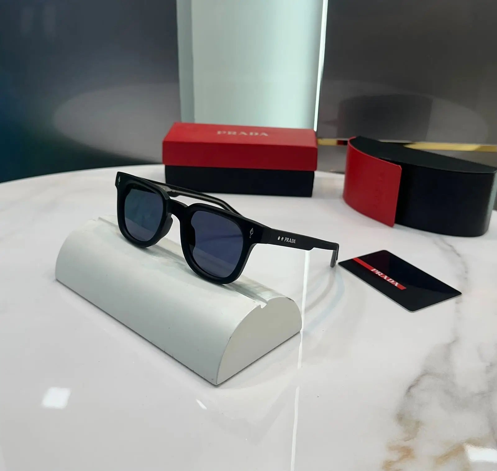 Prad a All Black Premium Shades 663