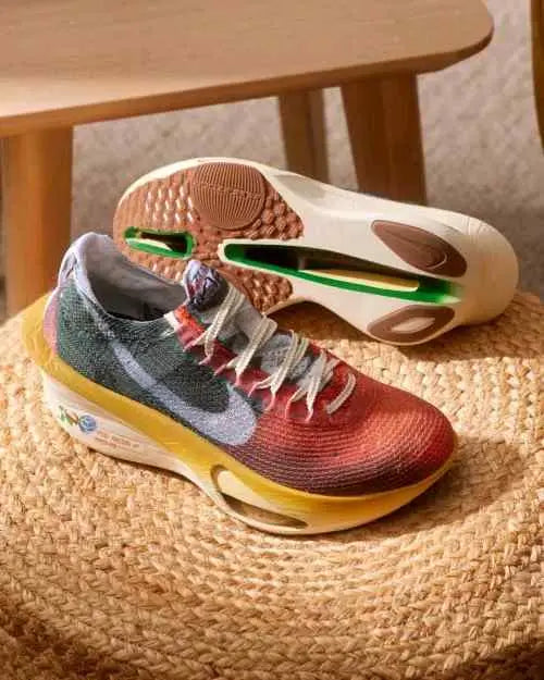 Nikkee Zoom Alphafly 3 Sting Colourway Main image
