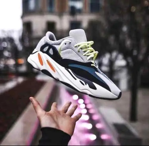 adidass yeezy 700 wave runner Main image