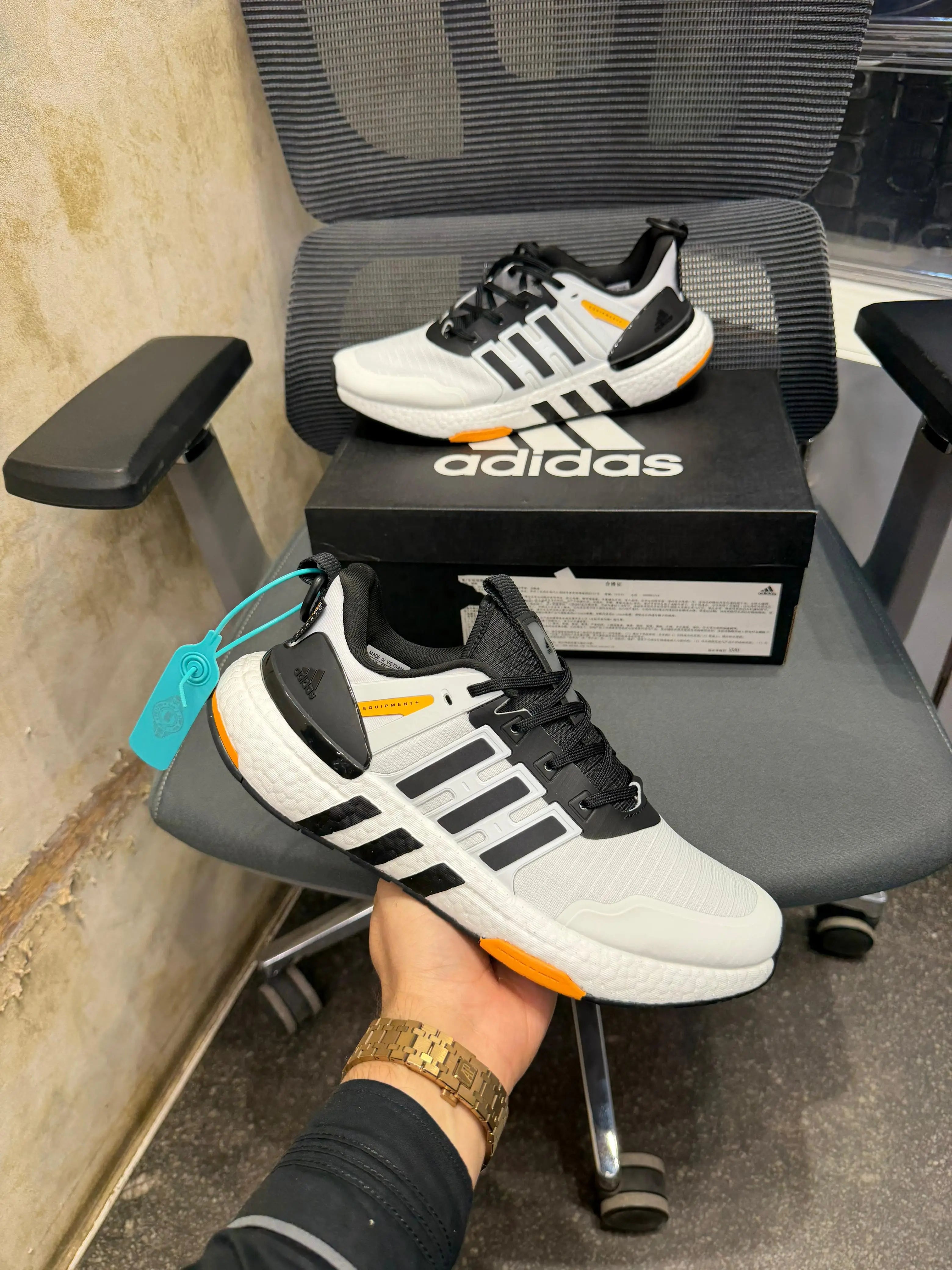 ADIDAS EQUIPMENT PLUS Secondary image