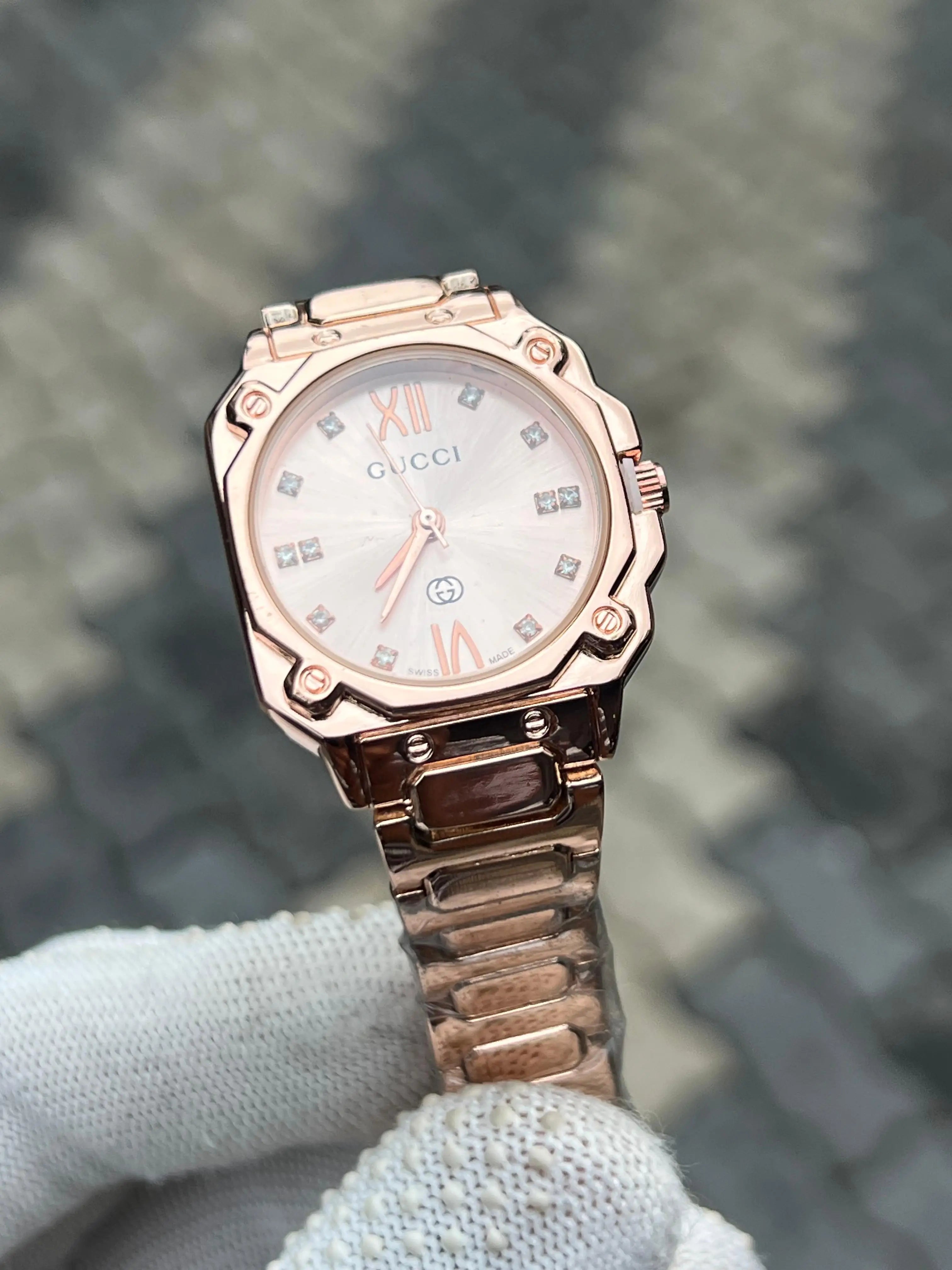 Gucc i Ladies Diamond watch