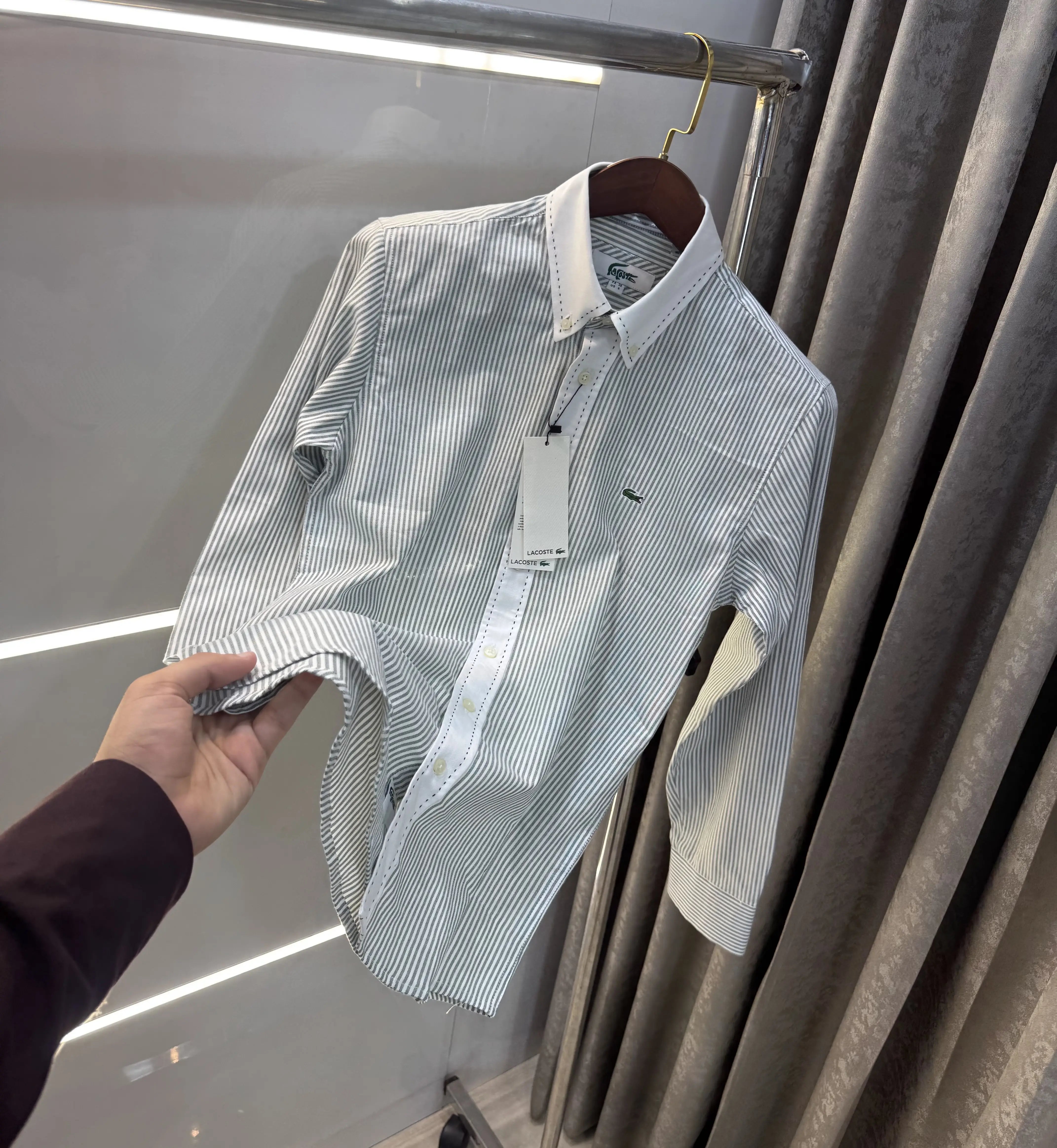 Lacost e Green  Embroidery Logo Premium Oxford Shirt Secondary image