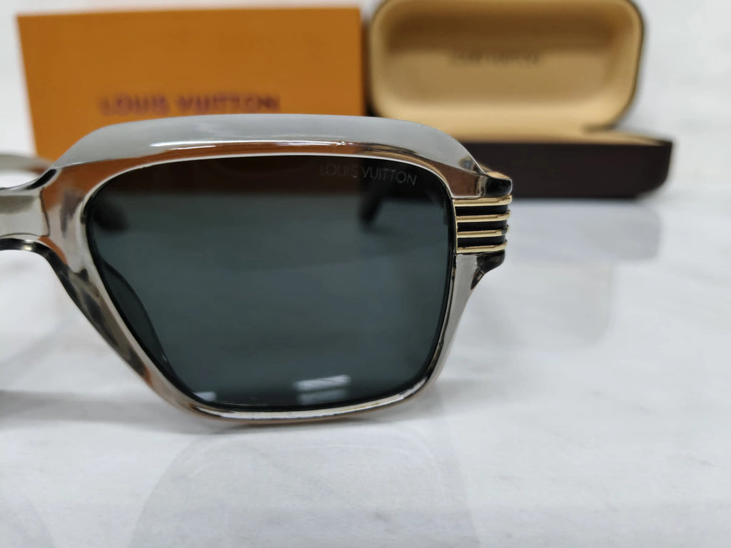 Louis Vuitton 2943 Transparent dark grey gold