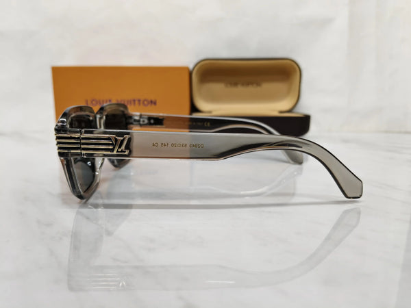 Louis Vuitton 2943 Transparent dark grey gold