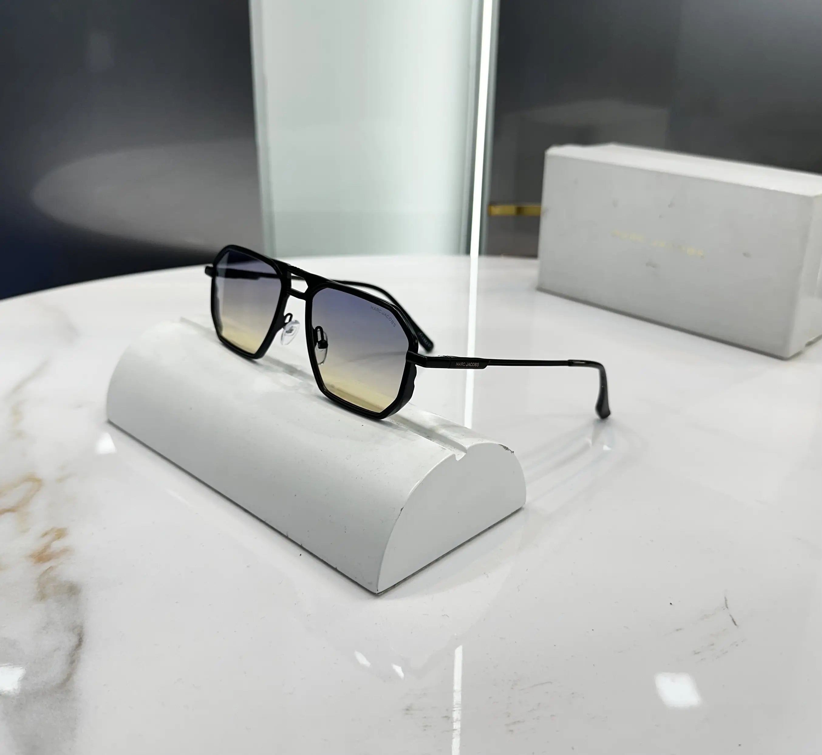 Marc Jacobs Black Multi Premium Shades 545