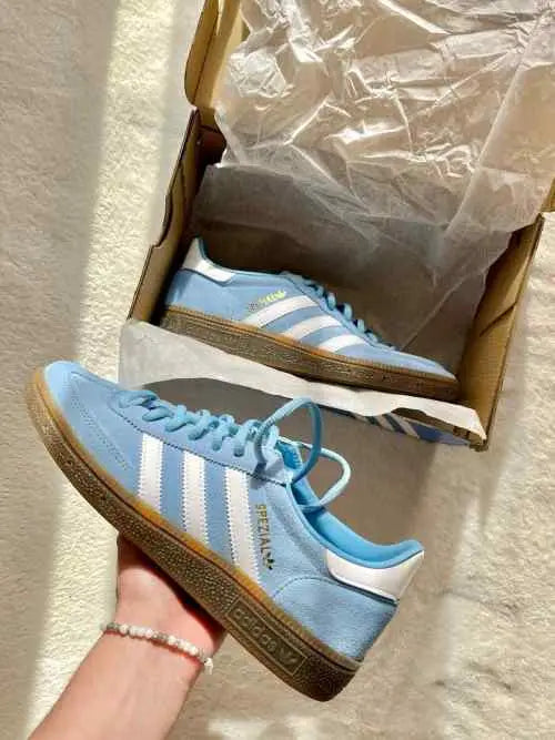 ADIDASS samba handball spezial sky blue Main image