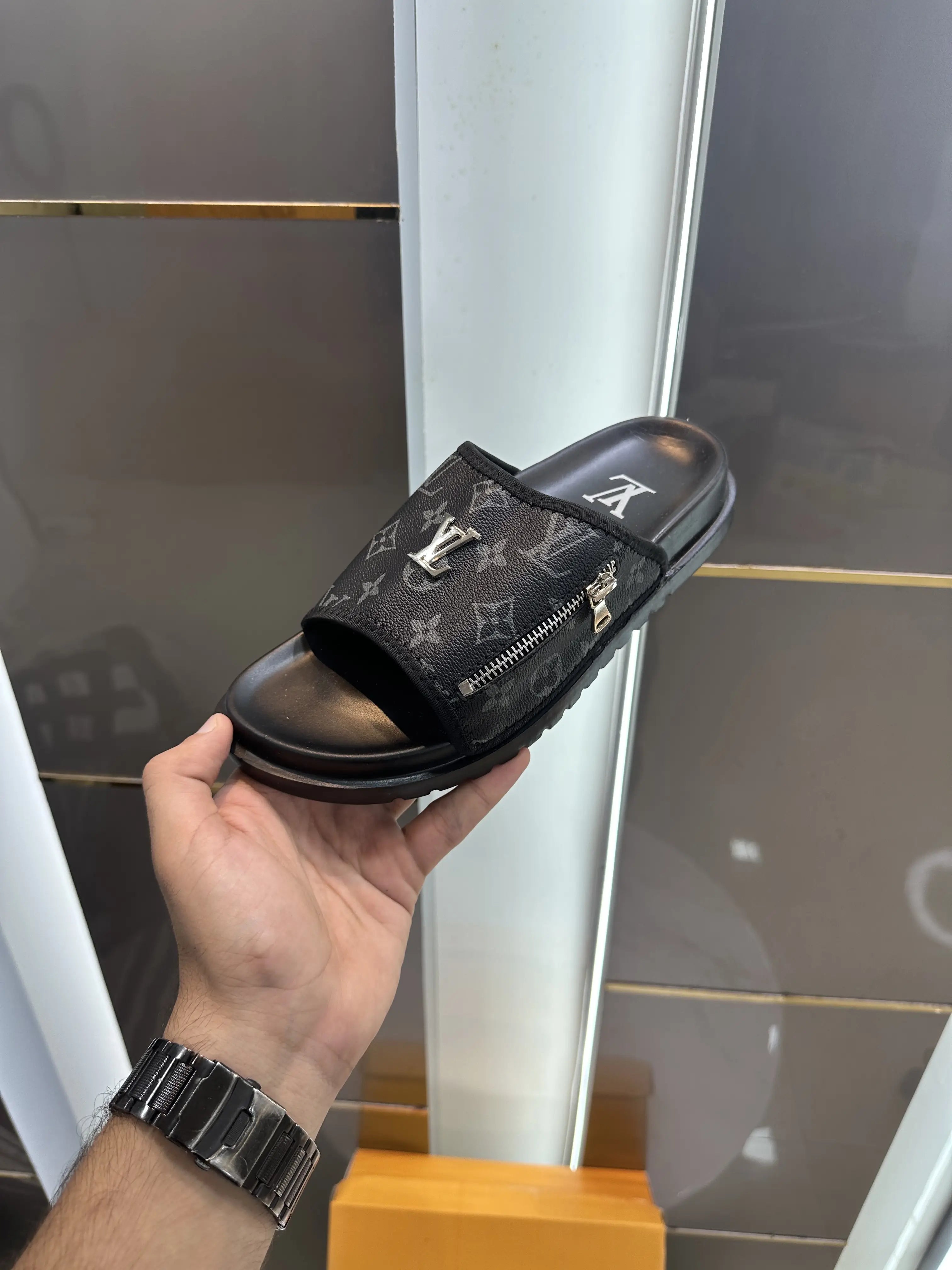 Louis_Vuitton Black Monogram Leather Slide Main image
