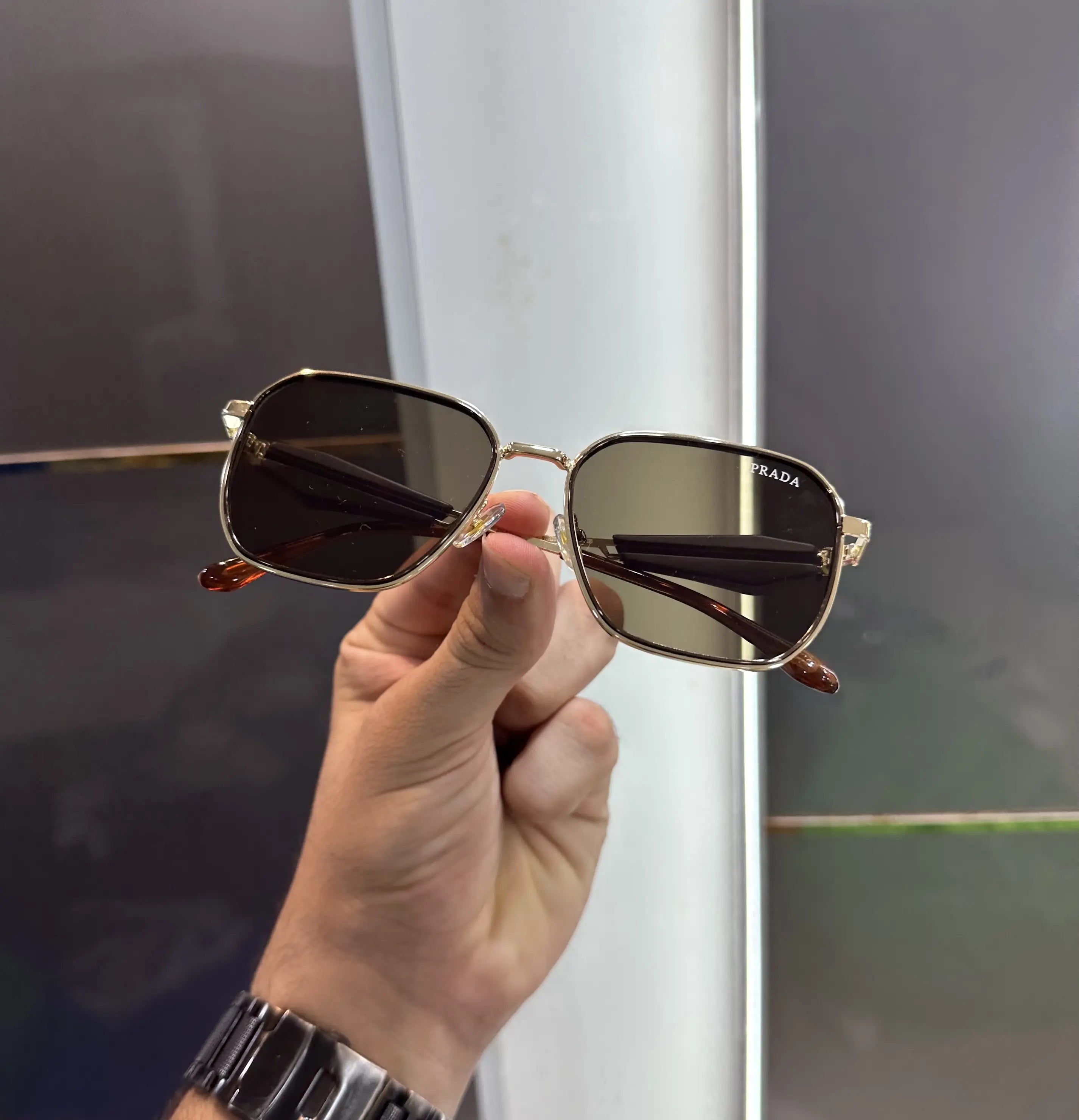 Prad a Gold Brown Premium Shades 119 Secondary image