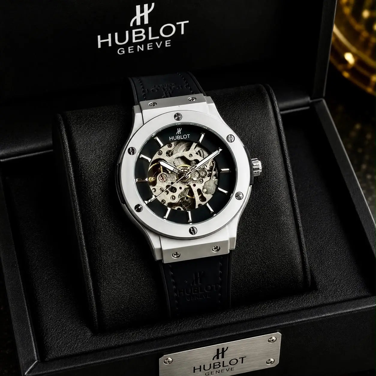 HUBLOT_AUTO_SILVER-BLACK Secondary image