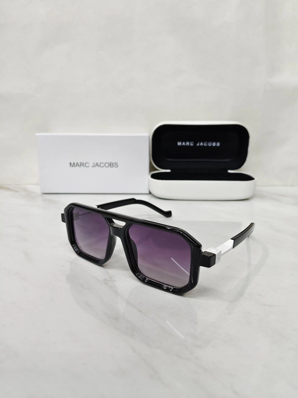 MARC JACOBS BLACK PURPLE SHADED