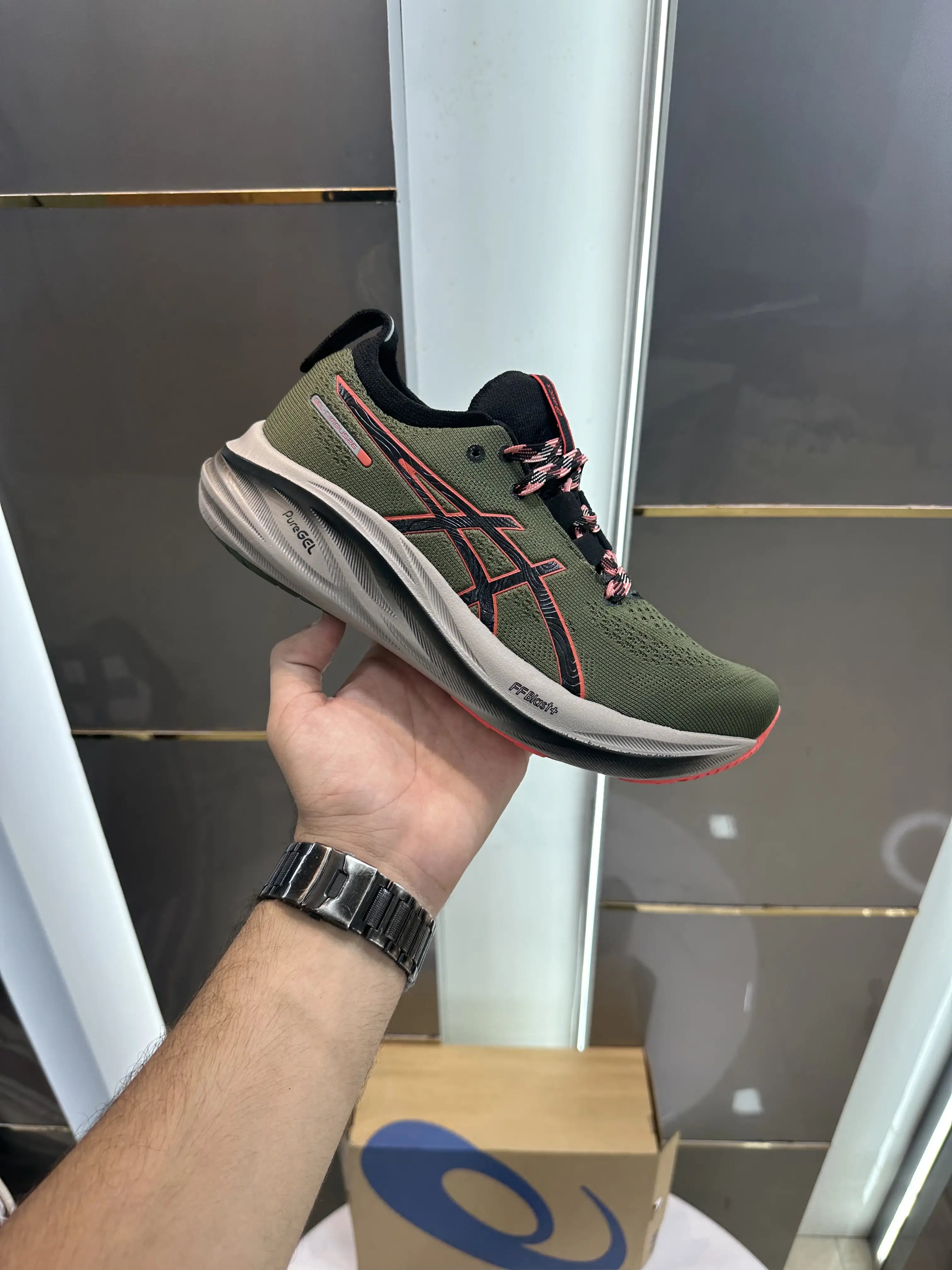 Asics_Gel Nimbus 26 TR Performance Olive Green