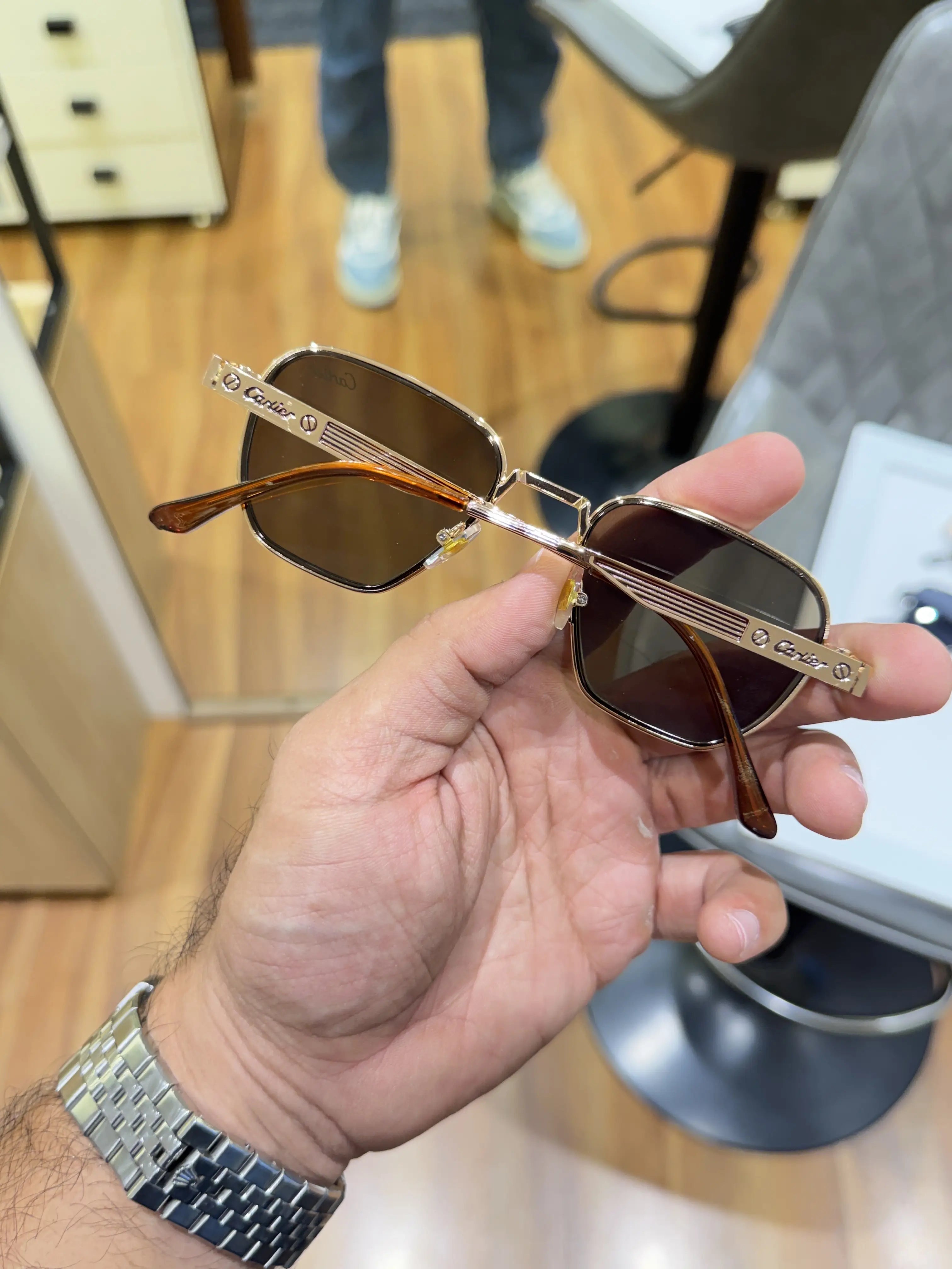 Cartier_00651_gold_brown