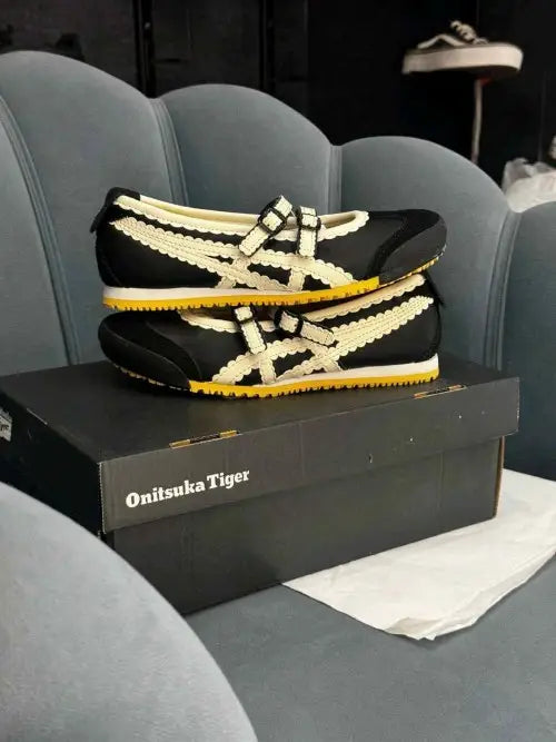 _*Onitsuka Tiger Mexico 66 TGRS Black Cream Women's 446 Main image