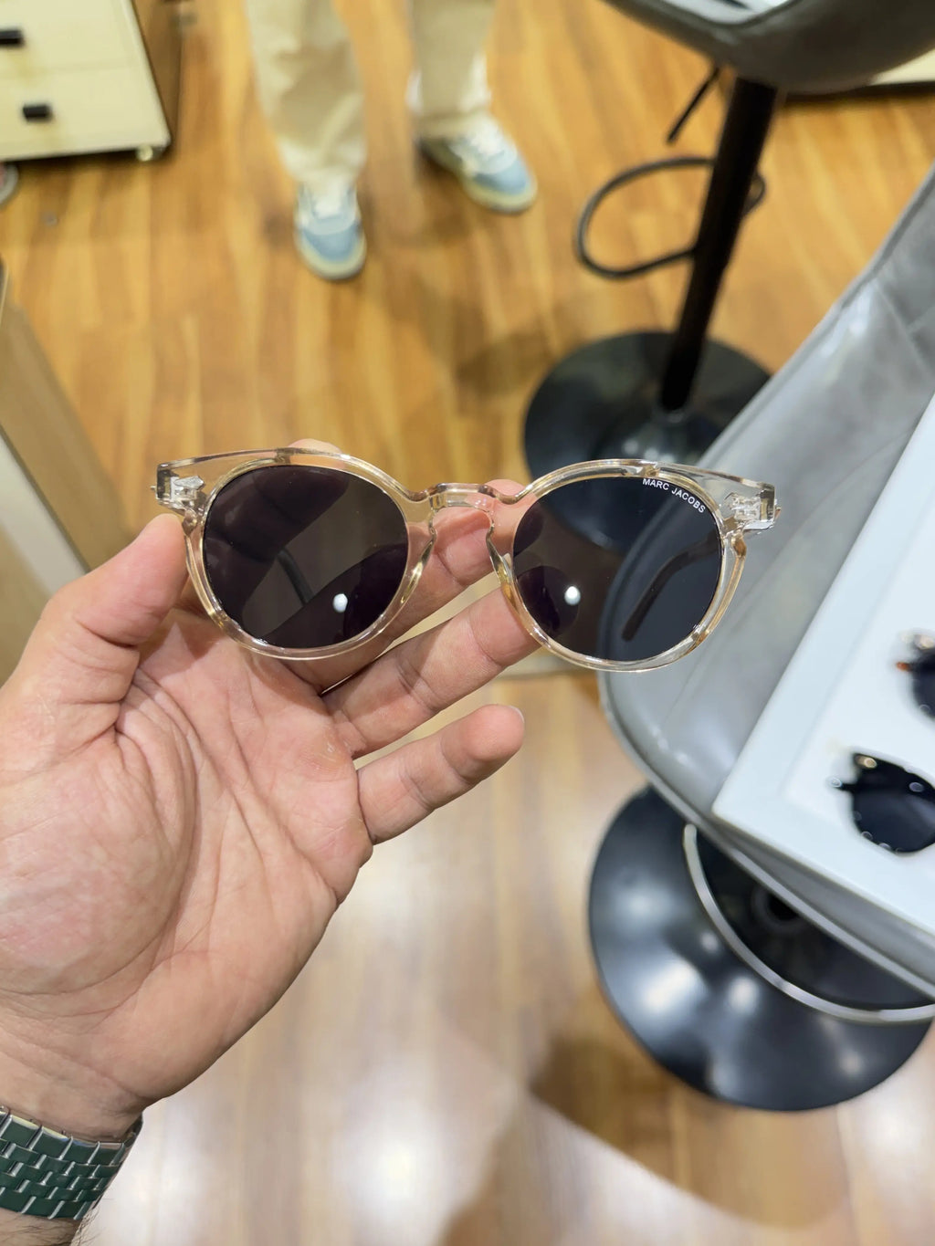 Marc_jacobs_1161_peach_black