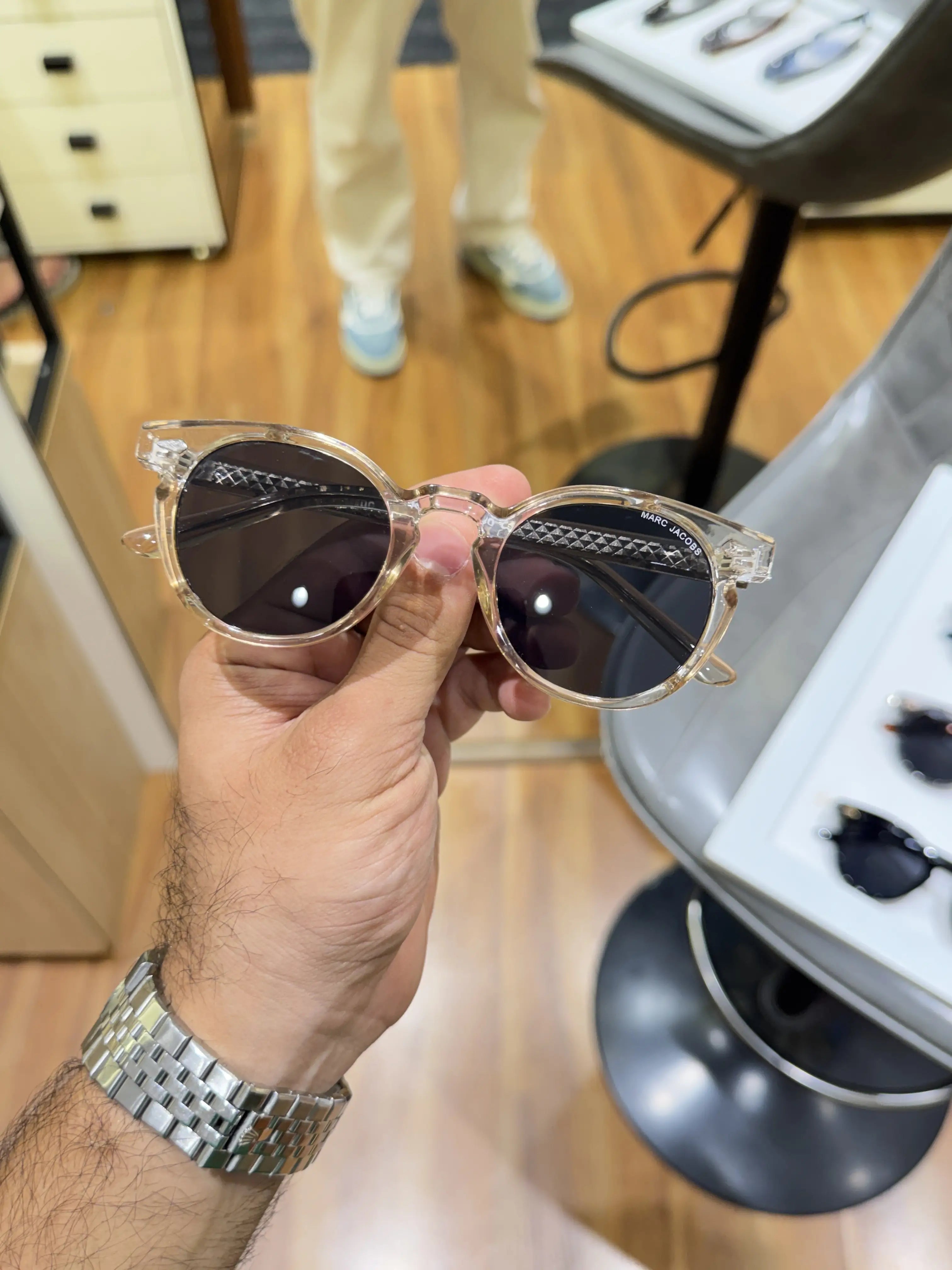 Marc_jacobs_1161_peach_black