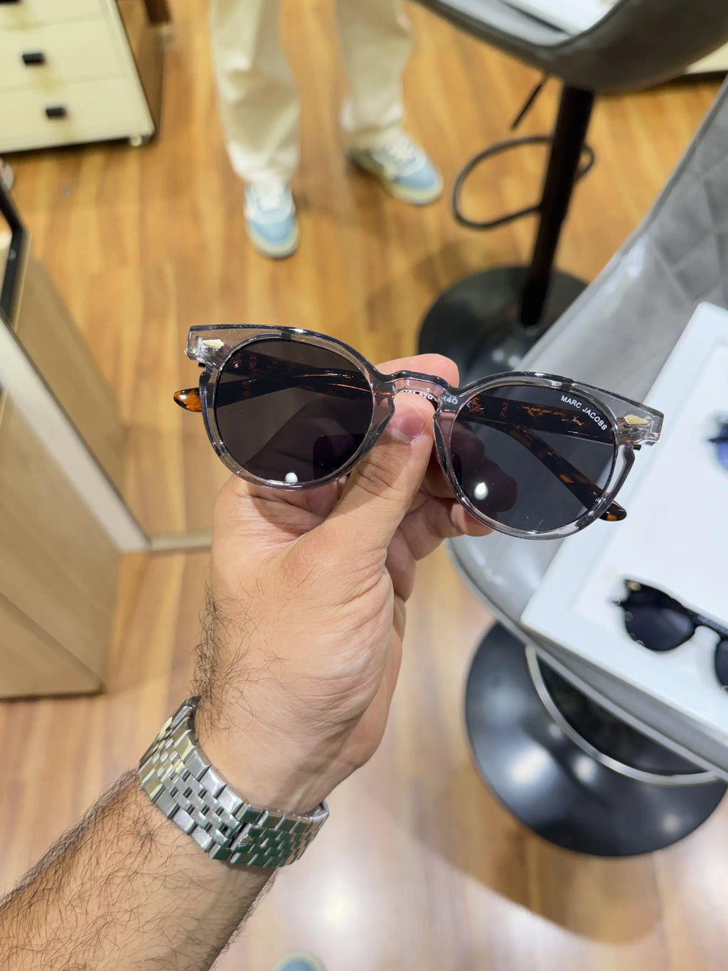 Marc_jacobs_1161_grey_tiger_black