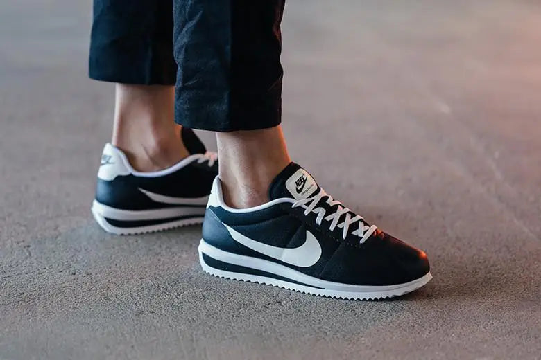 Nik_e Cortez Naylon Black White (376