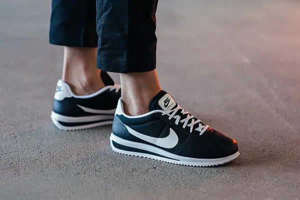 Nik_e Cortez Naylon Black White (376