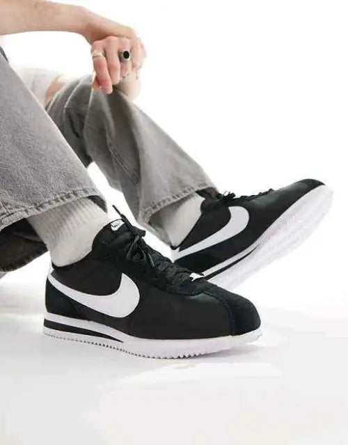 Nik_e Cortez Naylon Black White (376