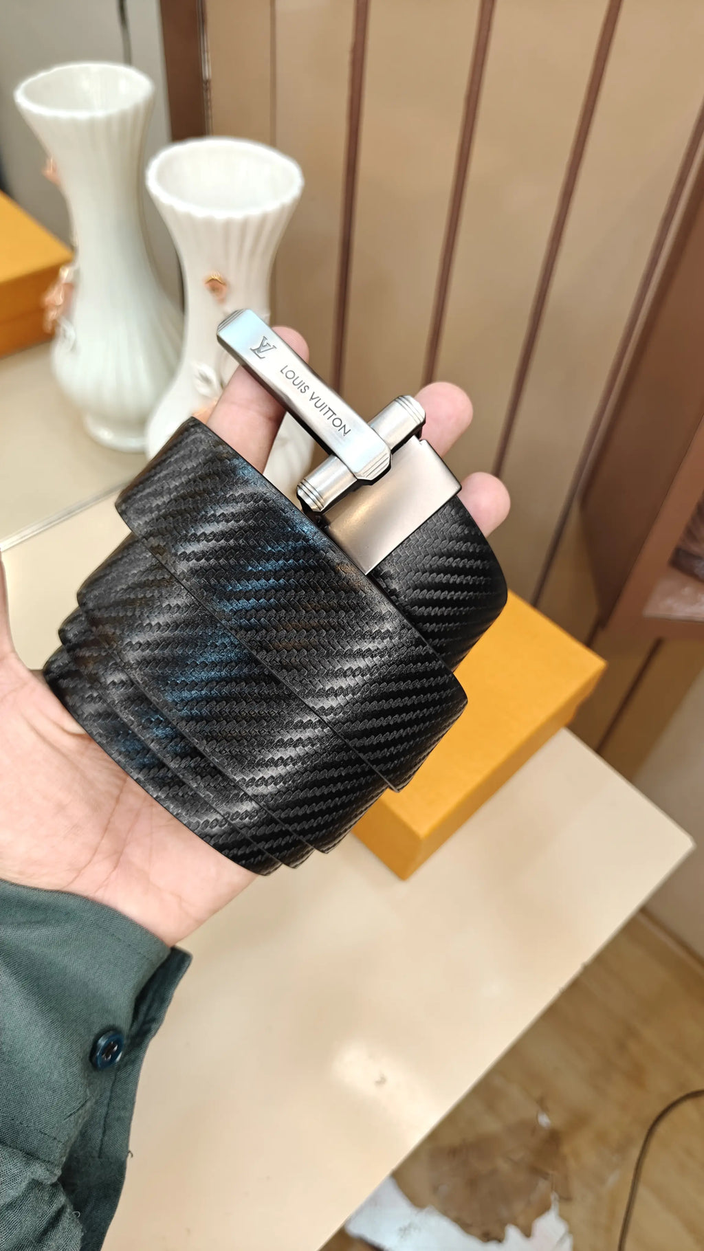 LV LO·UiS VUIT+ON.. PREMIUM QUALITY IMPORTED REVERSIBLE BELT WITH OG BO...X LV-213