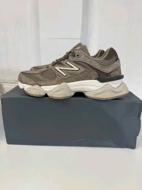 NEW BALANCE 9060 MUSHROOM
