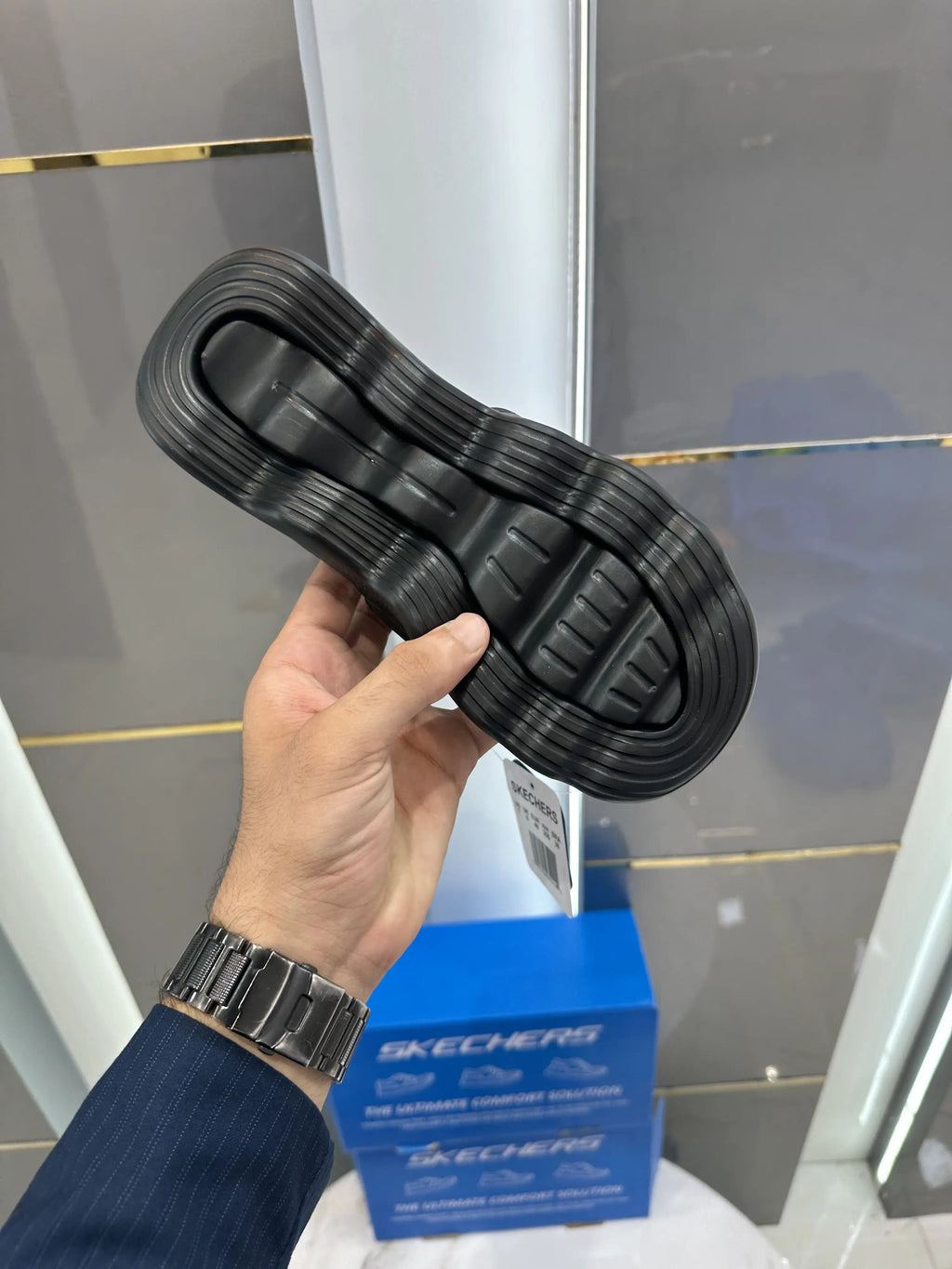 Skechers_Massage Fit Black Red Premium Slide With Box
