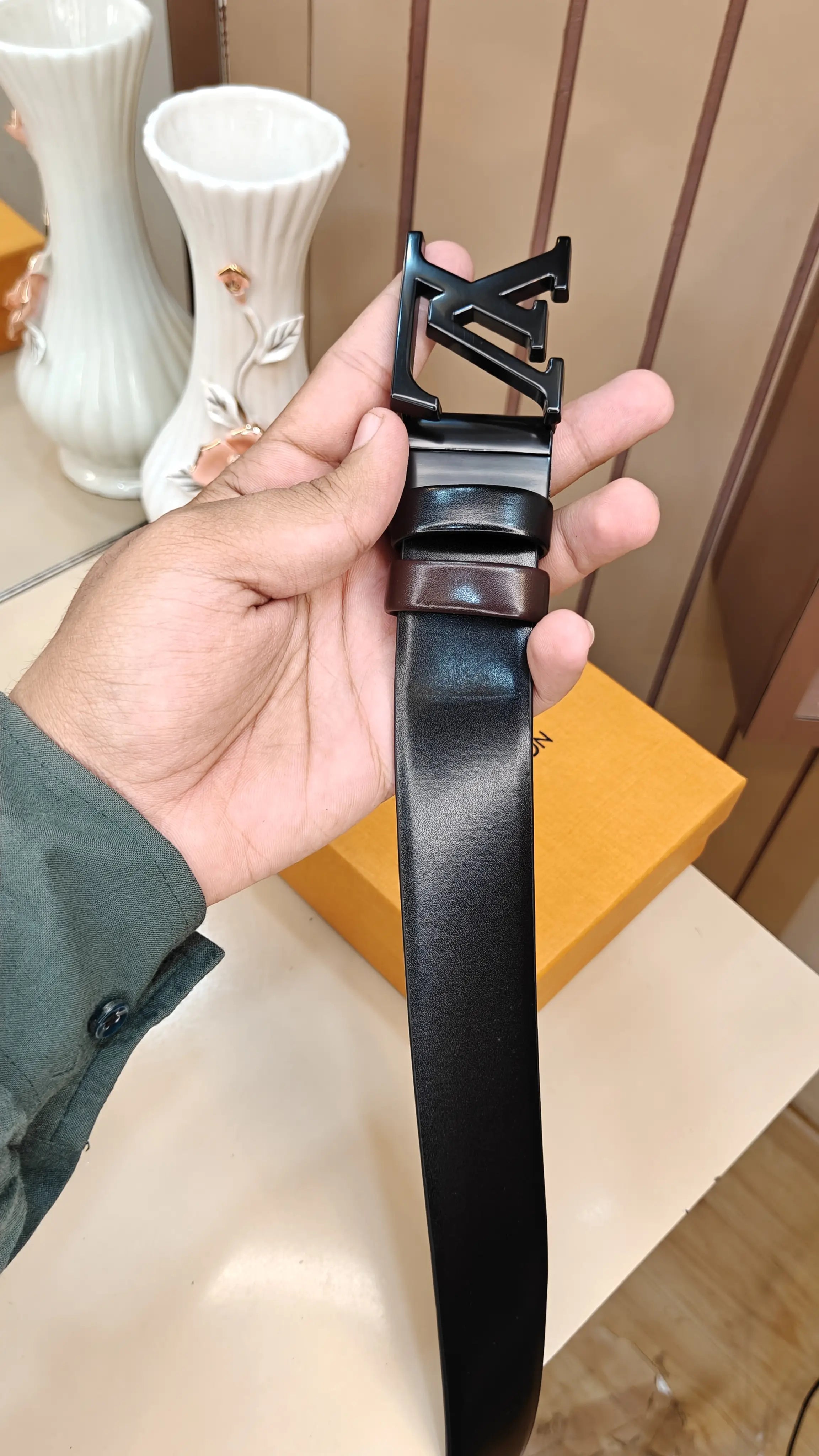 LV LOUI5 VUITToN PREMIUM QUALITY IMPORTED REVERSIBLE BELT WITH OG BO·-X LV-208 Secondary image