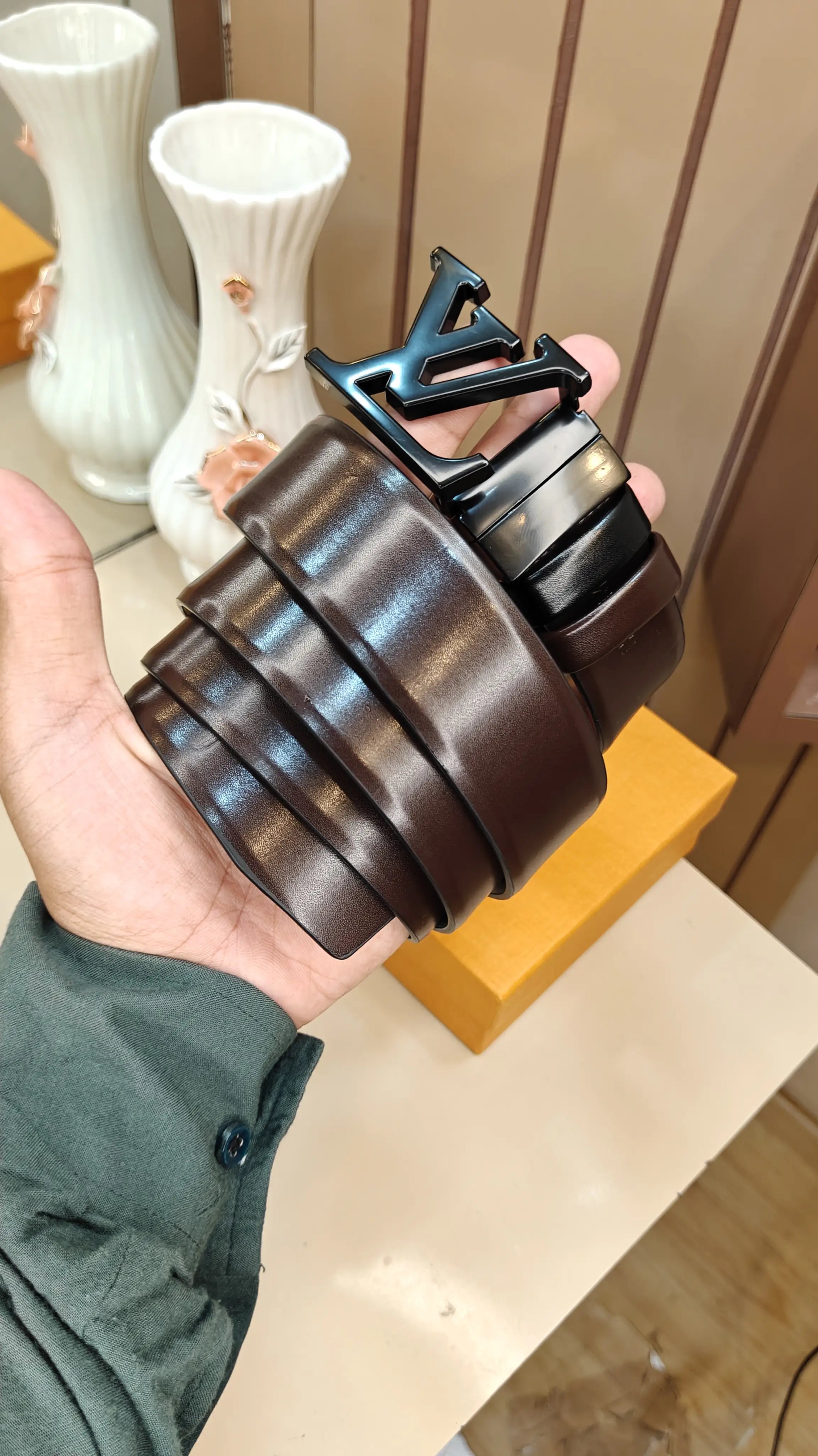 LV LOUI5 VUITToN PREMIUM QUALITY IMPORTED REVERSIBLE BELT WITH OG BO·-X LV-208