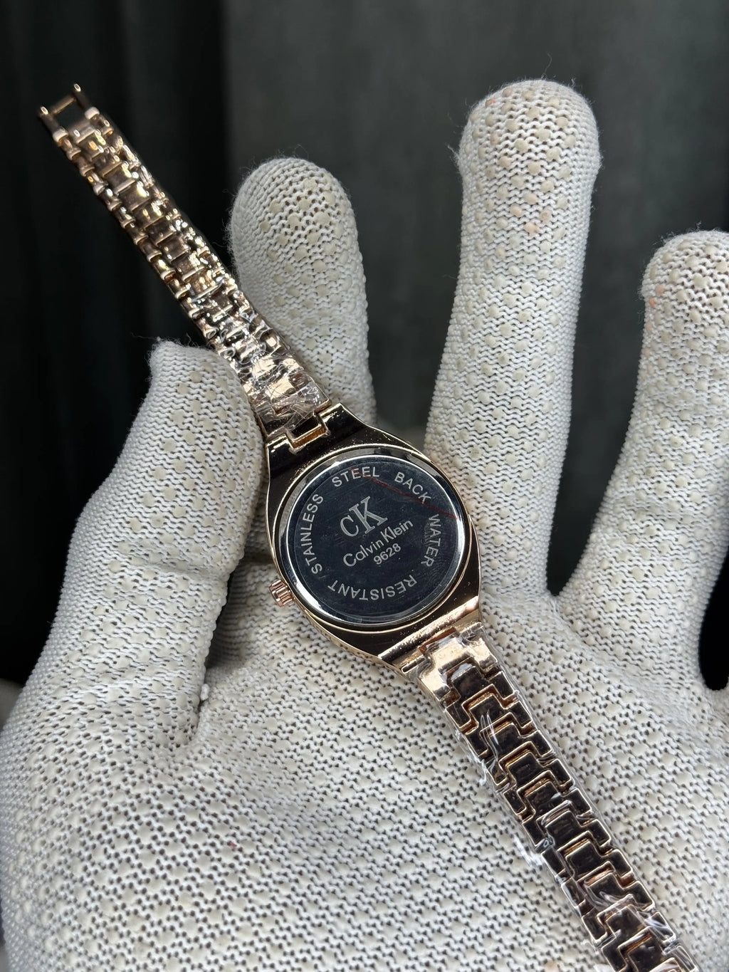 Calvin Klei n Oval Copper White Premium Watch