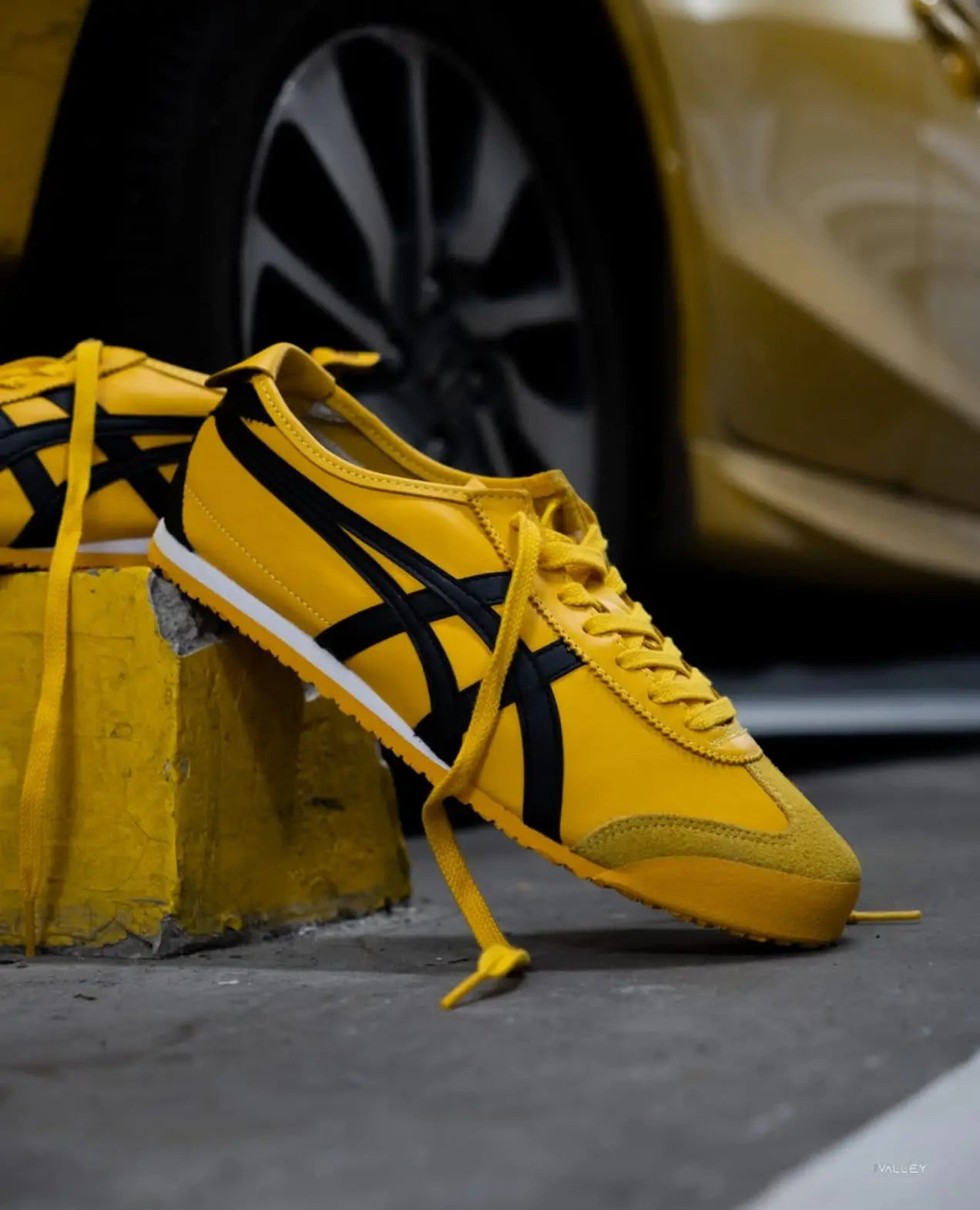 Onitsuka Tiger Mexico 66 Yellow Black Fix 102 Main image