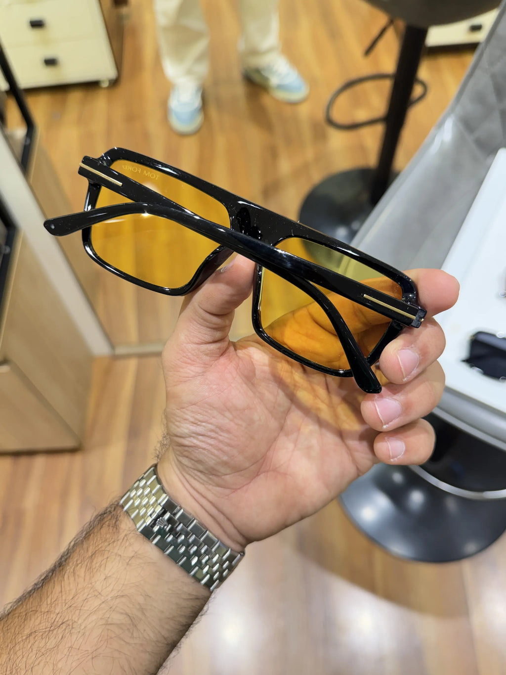 Tomford_9739_black_yellow
