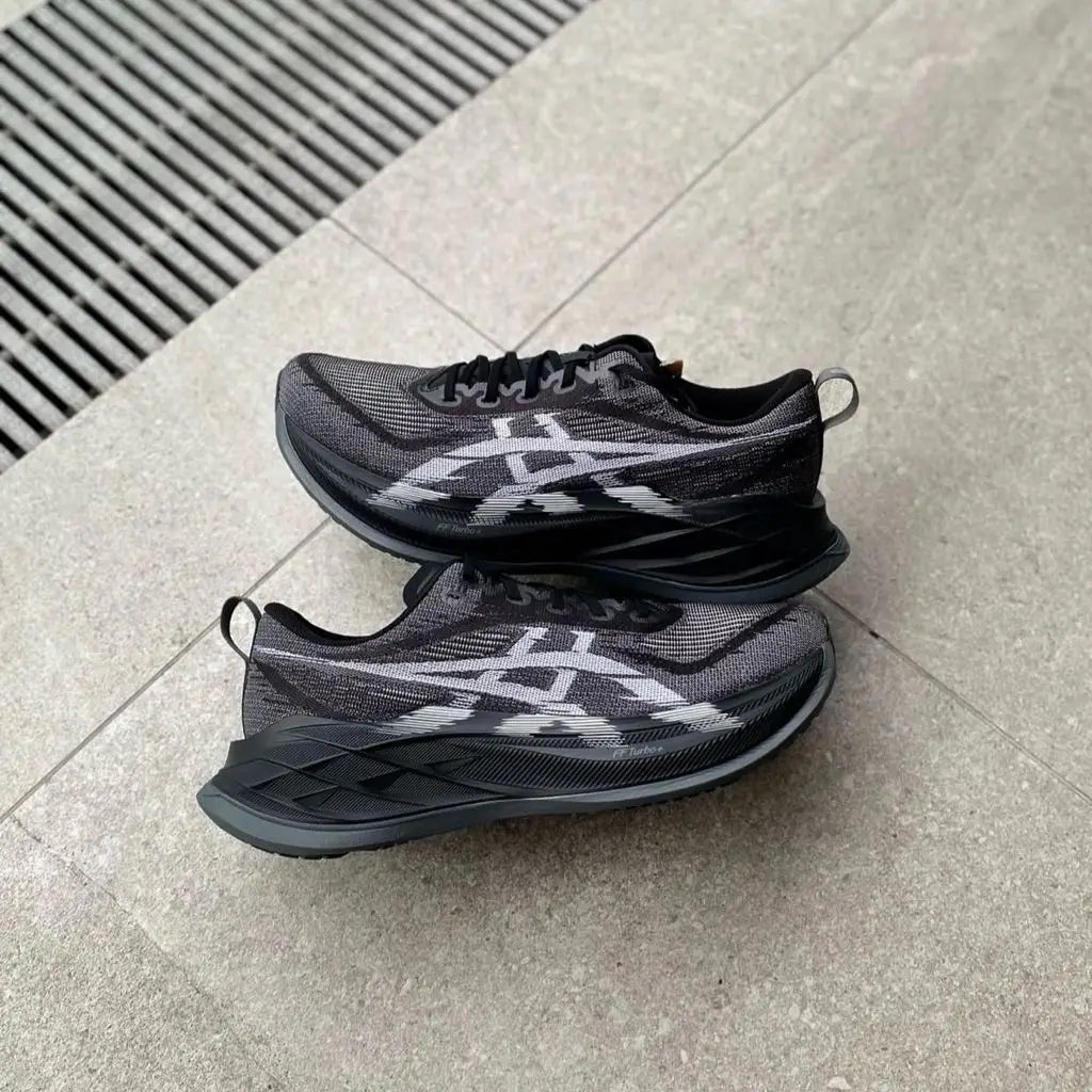 Asics_Superblast 2 Black White Main image