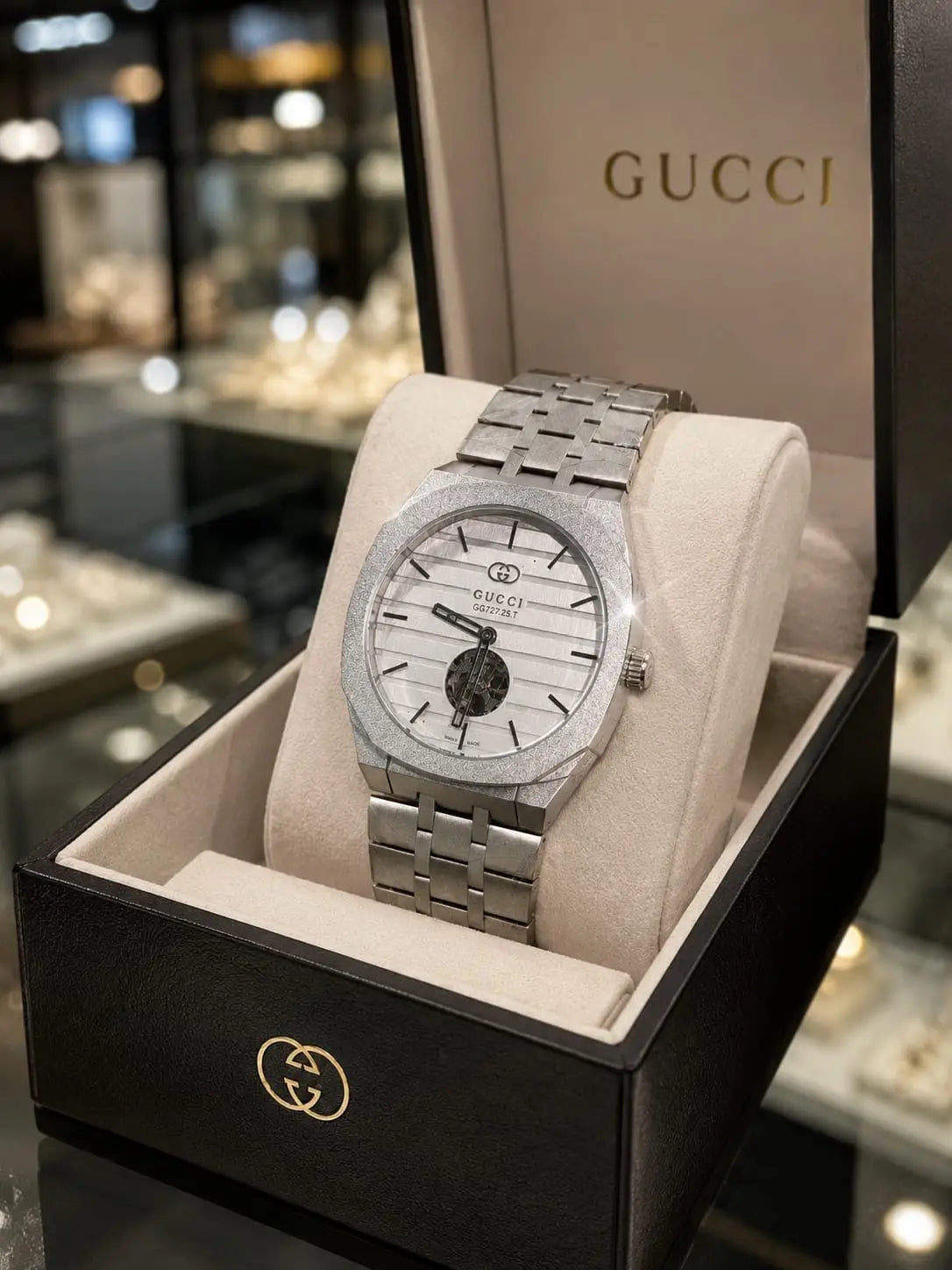 Gucc_i Tourbillon 180