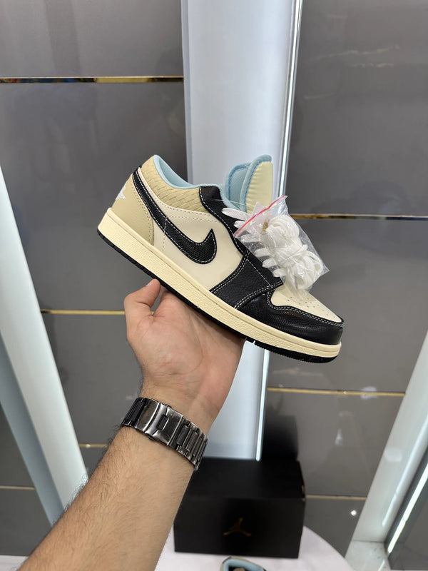 Nike_Air Jordan 1 Low SE Coconut Milk Black Muslin