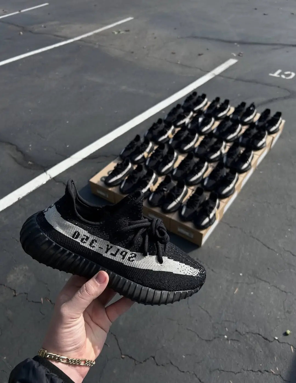 Adida_s Yeezy 350 v2 Black Oreo With Full Kit Y02