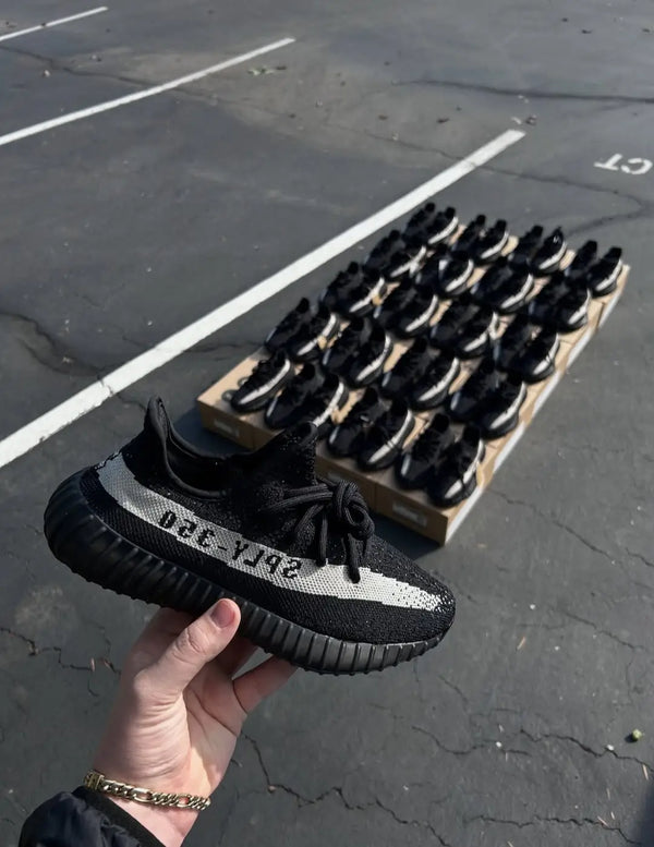 Adida_s Yeezy 350 v2 Black Oreo With Full Kit Y02
