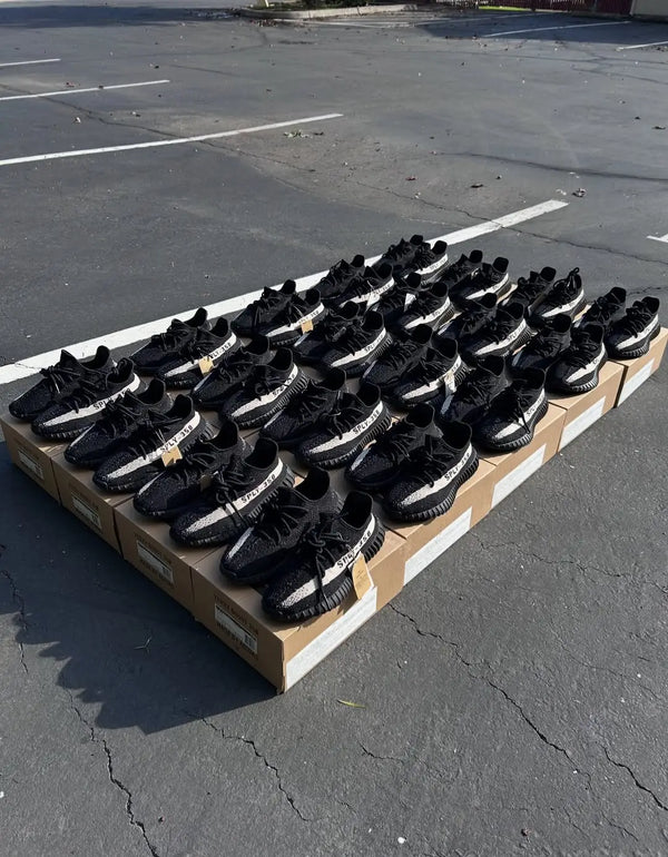 Adida_s Yeezy 350 v2 Black Oreo With Full Kit Y02