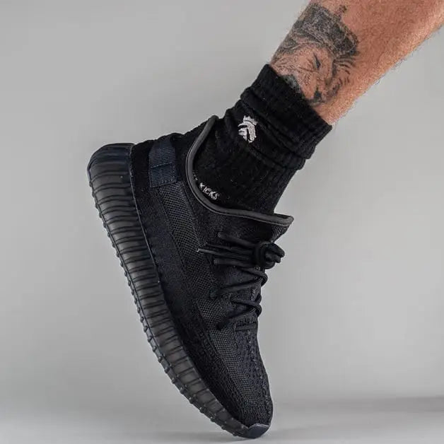 Yeezy 350 V2 Onyx Semi Ua With Accessories Y14