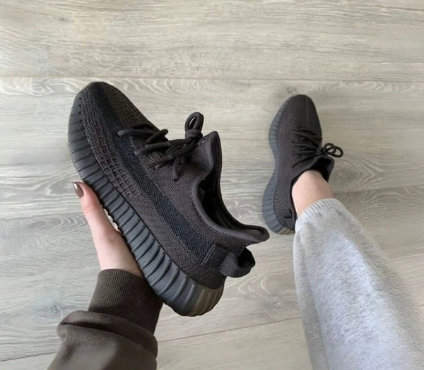 Yeezy 350 V2 Onyx Semi Ua With Accessories Y14