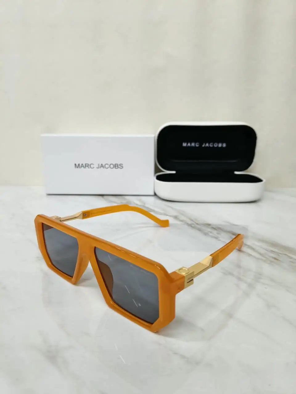 MARC JACOB ORANGE 