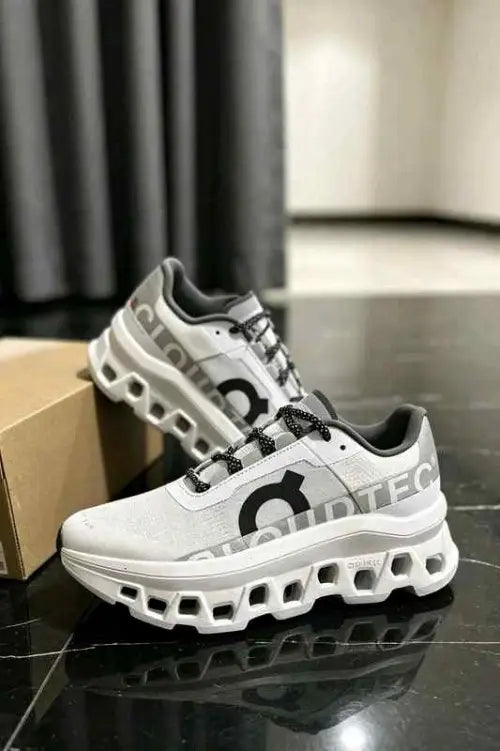 On Clou_d Running Monster White Black