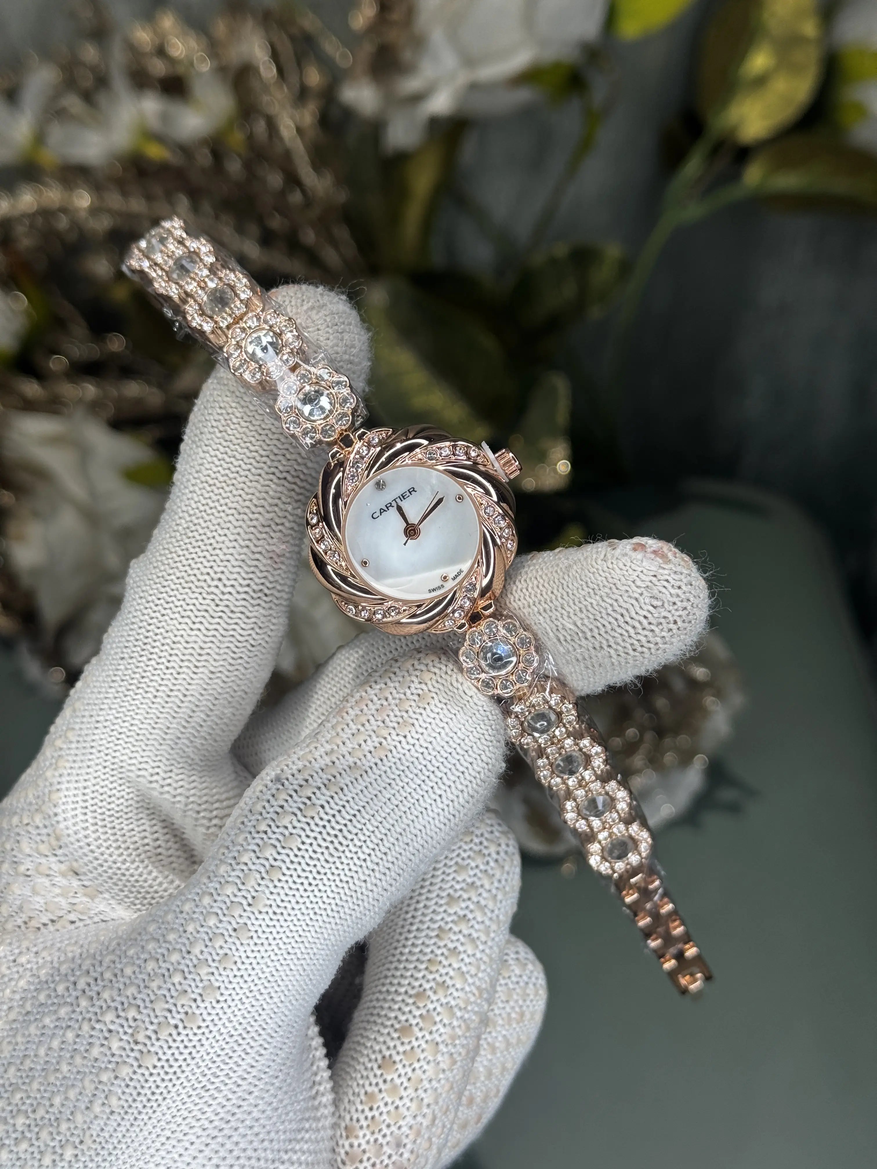 Cartie r Rose Gold Diamond Premium Ladies Watch Secondary image